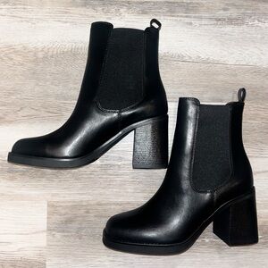 NWT STEVE MADDEN KORALINE BOOTIES
